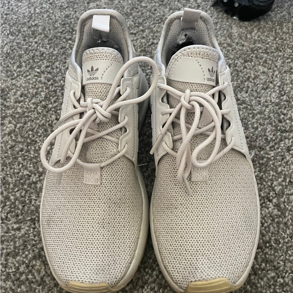 Adidas Beige Kid’s Sneakers with Knit Upper and Sleek Design